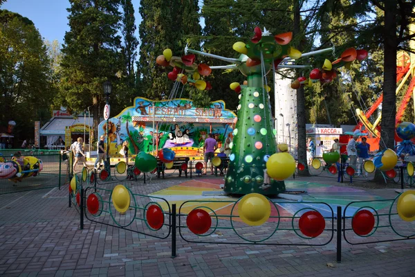 Children having fun in Riviera park — Stock Photo, Image