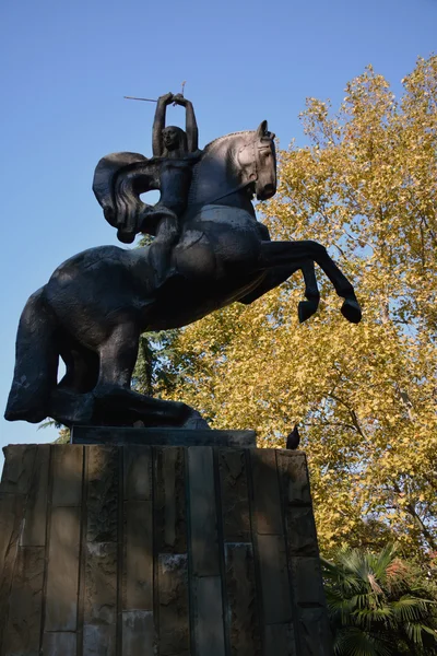 Monument "Breaking the arrows" in Sochi, Russia — Stock Photo, Image