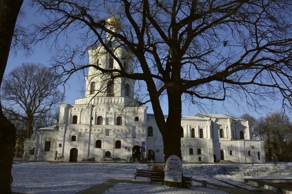 Bau von Tschernihiw-Kolleiuim im Winter — Stockfoto