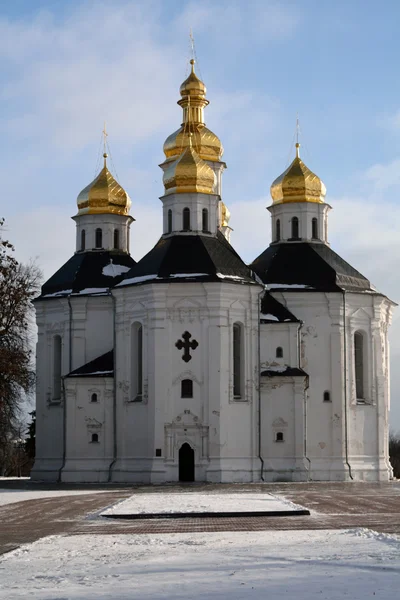 Gereja St. Catherine di Ukraina, Chernihiv, dalam suasana musim dingin yang baik — Stok Foto