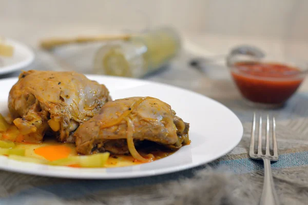 Chichen stewed in tomato gravy with tomato sauce — Stock Photo, Image