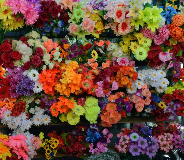 Flores artificiales de tela para la venta — Foto de Stock