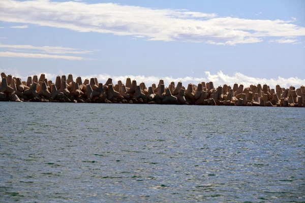 Límite de hormigón en el mar —  Fotos de Stock