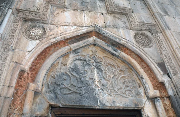 Floral ornament above the entrance in monastery geghardvank — Stock Photo, Image