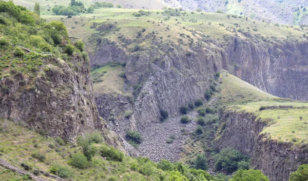 Pegunungan di Armenia pada musim panas — Stok Foto