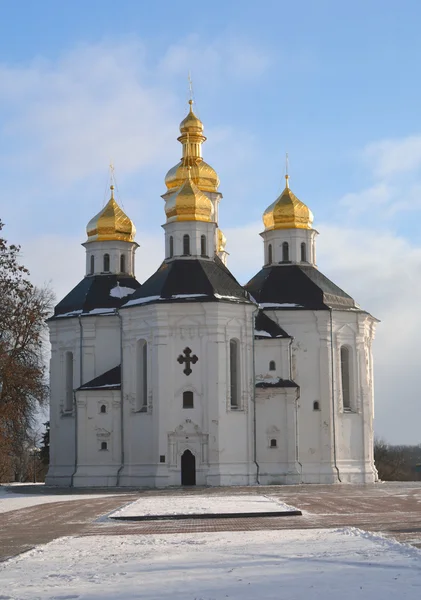 Gereja tua St. Catherine di Chernihiv, Ukraina, di musim dingin — Stok Foto