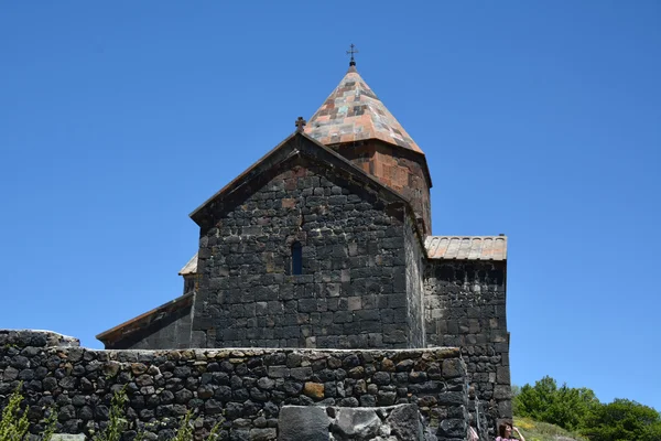 Vista lateral de la iglesia Sevanavank — Foto de Stock