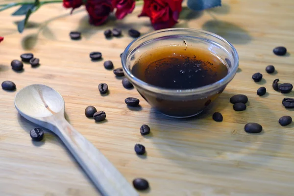 Bowl of fresh homemade coffee scrub — Stock Photo, Image