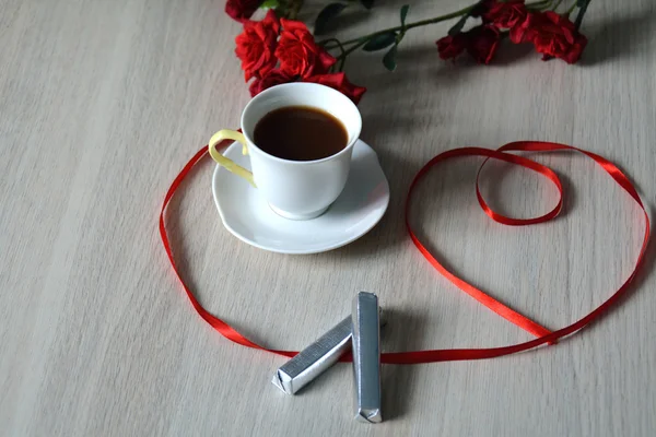 Taza de café con dos palitos de chocolate — Foto de Stock