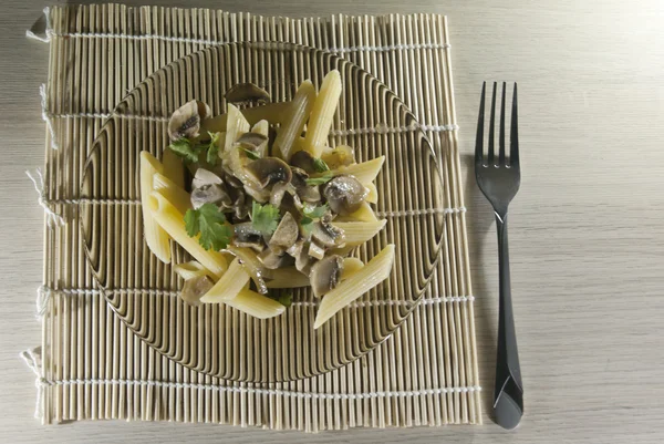 Penne rigato con setas — Foto de Stock