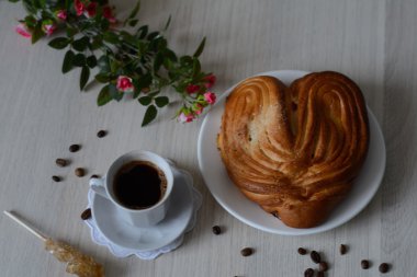 uçan daire ve kahve çörek