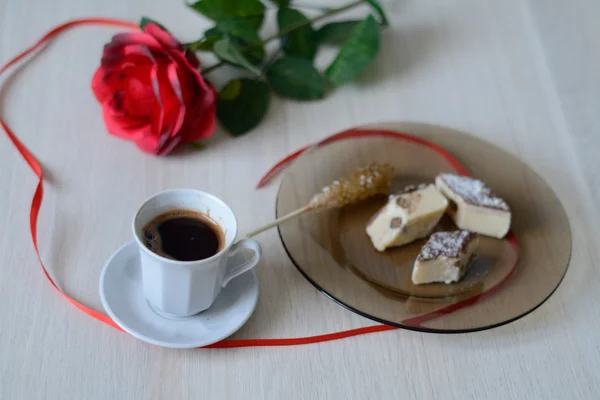 Café negro servido con baklava — Foto de Stock