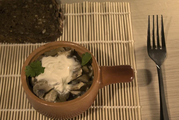 Closeup de ciuperci tocană, cu smântână — Fotografie, imagine de stoc