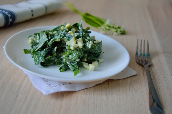 Wild leek in a salad — Stock Photo, Image