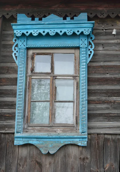 Ahşap çerçeveli pencere — Stok fotoğraf