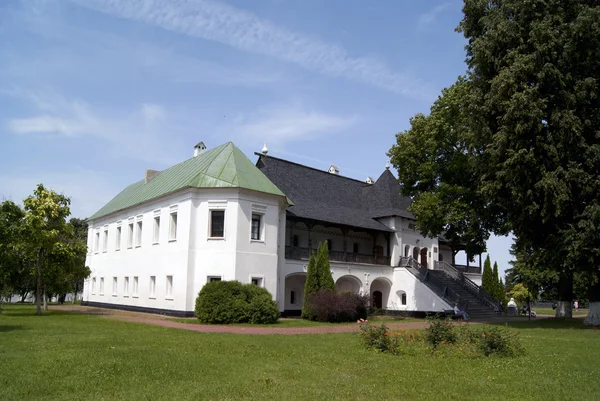 Novgorod-siverskiy, Ukraine, 19.07.2015 - Bau des Museums — Stockfoto