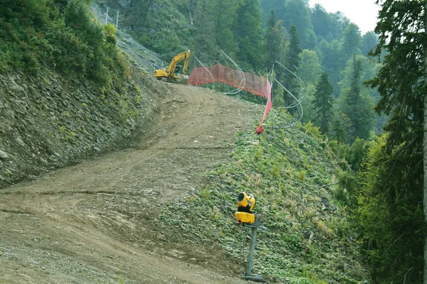 Strada di montagna con tecnica — Foto Stock