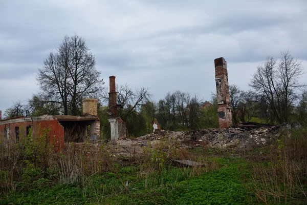 Resten van de verbrande huizen — Stockfoto