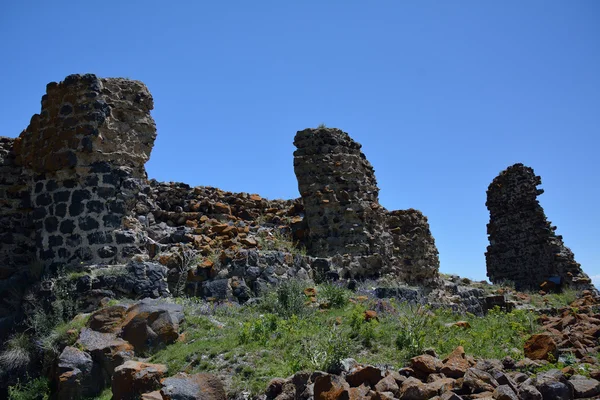 Muro rovinato nel monastero di Sevanavank — Foto Stock