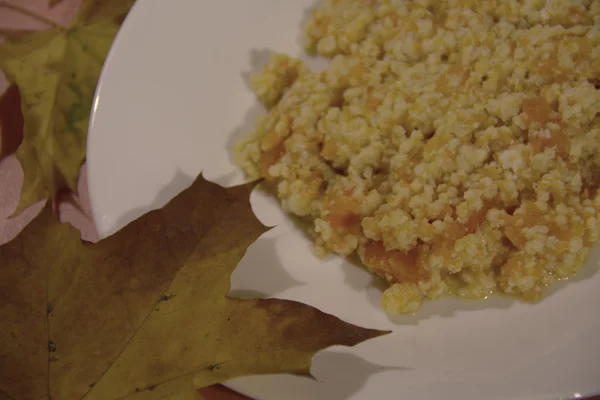 Avena de mijo con calabaza en el plato —  Fotos de Stock