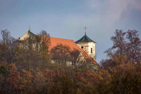 Plana Czechy Listopada 2020 Widok Barokowego Kościoła Anny Stojącego Wzgórzu — Zdjęcie stockowe
