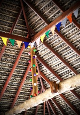 Renkli bayrak dekorasyon