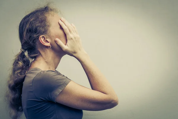 Portret van een triest vrouw — Stockfoto