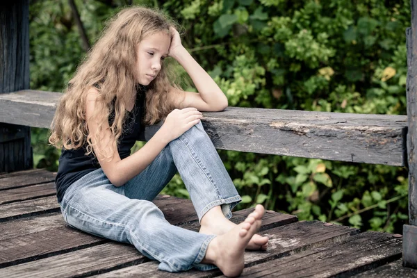 Portrét smutné blondýnka teen — Stock fotografie