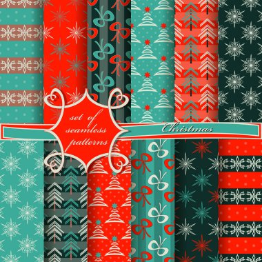 Dekoratif Noel ağaçları, soyut desenler, kar taneleri, yıldızlar. Kusursuz Noel çizimleri seti. 