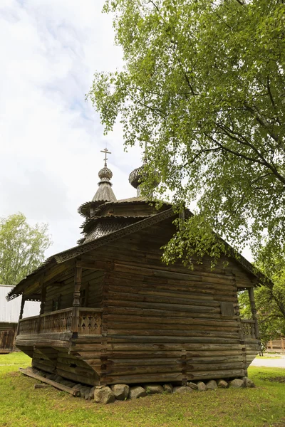 Russische Holzarchitektur. — Stockfoto