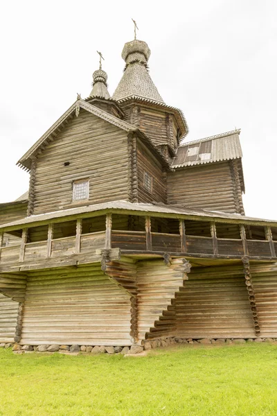 Rysk träarkitektur. — Stockfoto