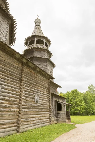 Rysk träarkitektur. — Stockfoto