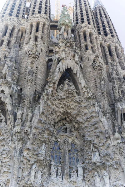 Bazilika La Sagrada Familia v Barceloně, Španělsko. — Stock fotografie