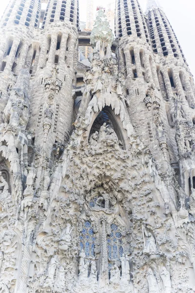 Basílica La Sagrada Familia em Barcelona, Espanha . — Fotografia de Stock