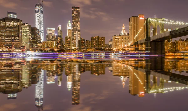 Vistas noturnas da cidade de Nova York — Fotografia de Stock