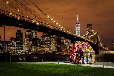 Geceleri New York 'ta.