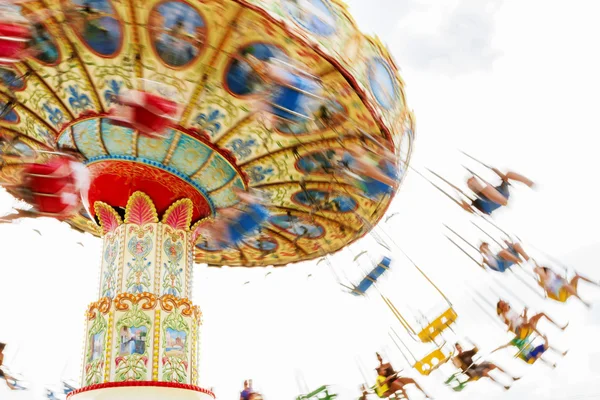 Colorido alegre-go-round . — Fotografia de Stock