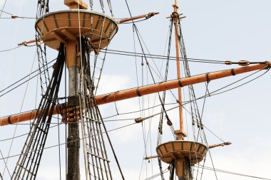 Uzun boylu gemide arma.