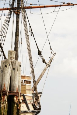 Uzun boylu gemide arma.