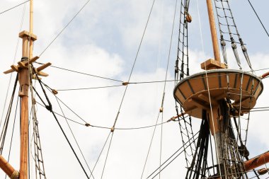 Uzun boylu gemide arma.