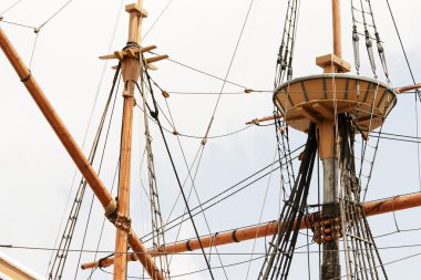 Uzun boylu gemide arma.