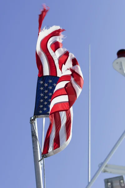 Amerikaanse vlag op een paal. — Stockfoto