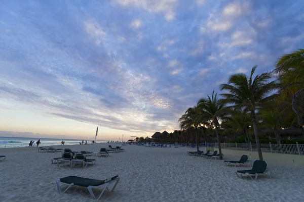カリブ海のビーチに沈む夕日. — ストック写真