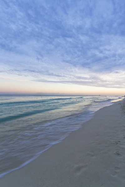 Sunset over Caribbean beach. — Stock Photo, Image