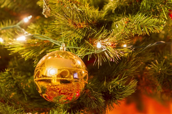 Noel ağacı süslemeleri. — Stok fotoğraf