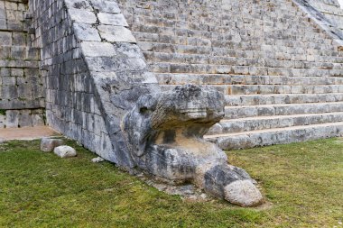 Chichen Itza Maya Harabeleri