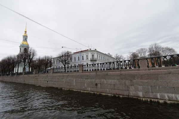 Straßenansicht von Saint petersburg. — Stockfoto