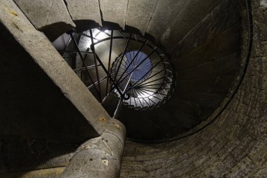 Katedral içinde merdiven.