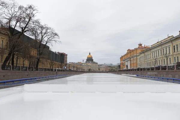 Vue de Saint-Pétersbourg depuis le bateau — Photo