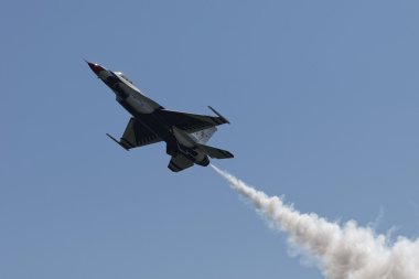 USAF Thunderbirds hava Dublörler yapmak